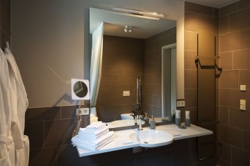 Gerono - Haus am See - FEWO 2 - Bad